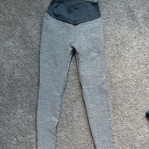 Grey workout leggings with butt scrunch